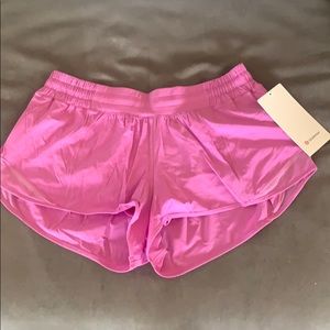 Lululemon Hotty Hot Shorts 2.5